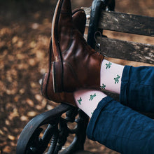 Load image into Gallery viewer, Turtle Socks - Men&#39;s Mid Calf - Green on Pink